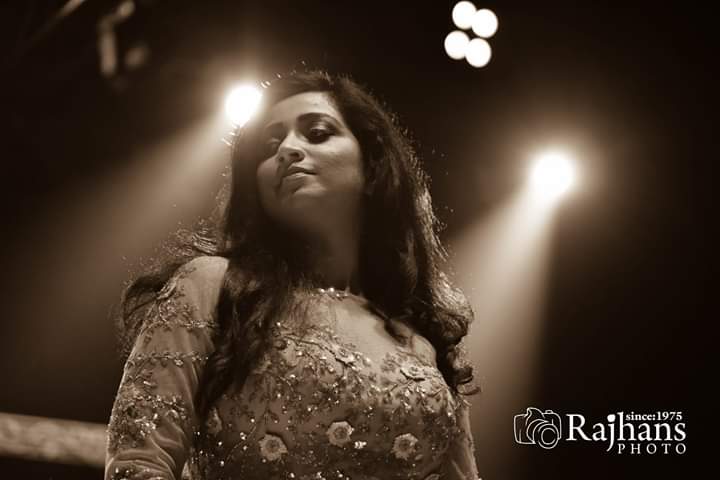 SonaSsg's tweet photo. *HD CLICKS*(SET-1)
The musical fraternity remarked as much as expressive.β₯
When the Queen @shreyaghoshal Cheer up her fans with much dedicated way that 's the spirit that she always mantained.β₯
#SGrocks #SGmagic
#MPshahMedicalCollege #JamNagar #PrivateGig #12Jan https://t.co/bc9FhDNP63