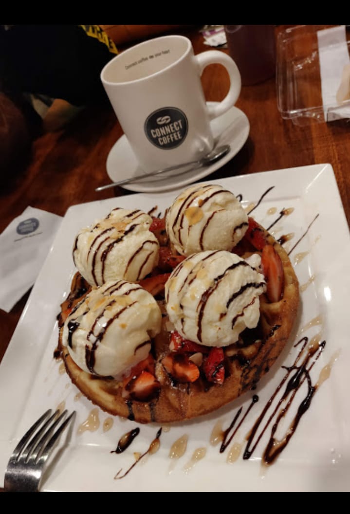ConnectCoffeeEd's tweet photo. Happy Thursday everyone,not long until the WEEKEND!❤️ #connectcoffee
#coffeecup
#coffeefun
#coffeefriends
#coffeeisfun
#readyornot
#coffeeisready
#thursdayfunday
#thursdaytreat
#ThursdayThoughts https://t.co/nkNfCAu9q4