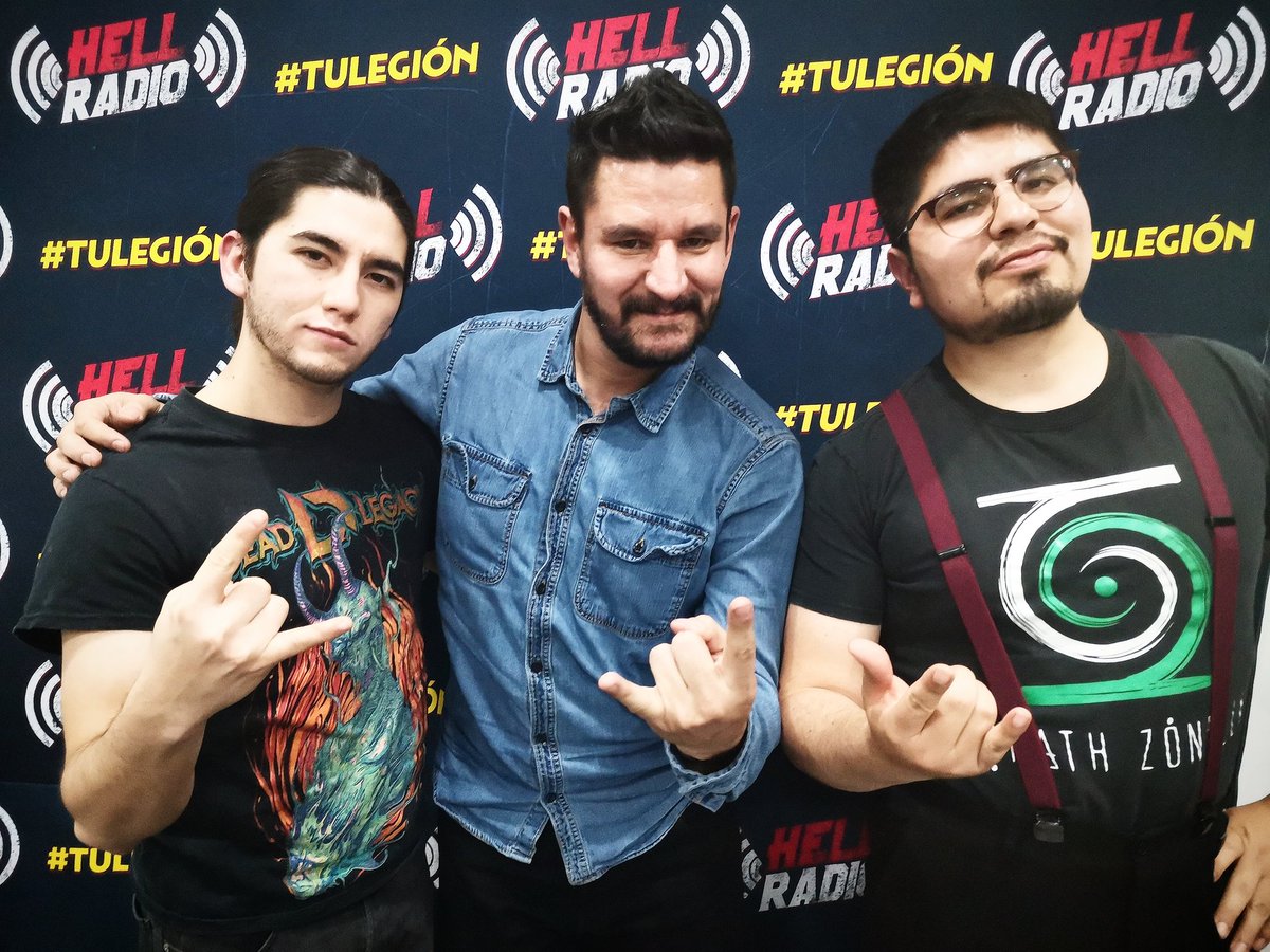 nakedlunchgr's tweet photo. About last night con mis carnales @TonathZonalli presentando su nuevo material, tenemos 2 discos para regalar, estarán presentes en el #armageddonfest este 15 de febrero. #staytuned #testamosintonizando @HellRadio2 https://t.co/uQBweJqhOL