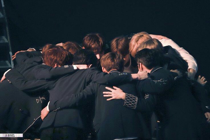 happy 900 days to the group who showed me that love will always and will remain forever despite of the distance. we are proud of each one of you. thank you for all the happy memories. we are forever grateful, we love you so much. #워너원_데뷔_900일_축하해 #우리_워너원_사랑합니다
