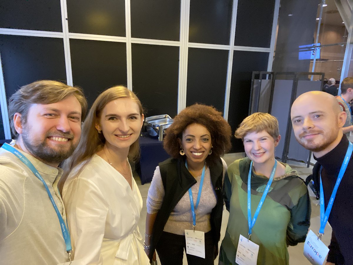 A lunch is much more pleasant in a great company of #Flutter enthusiasts #FlutterEurope