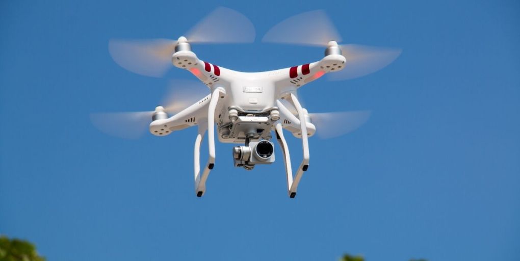 Syniverse's tweet photo. Big news! We’re partnering with @GEAviation’s @AiRXOS_ to build a #securenetwork that will protect the critical communications of #drones from #cyberattacks. https://t.co/zt1w8pzwSx https://t.co/WxXAieSqDB