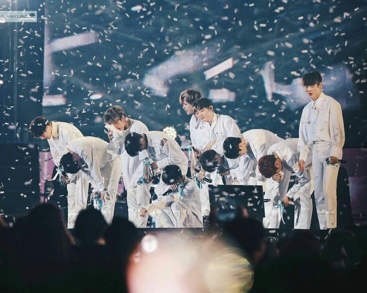 happy 900 days to the group who showed me that love will always and will remain forever despite of the distance. we are proud of each one of you. thank you for all the happy memories. we are forever grateful, we love you so much. #워너원_데뷔_900일_축하해 #우리_워너원_사랑합니다