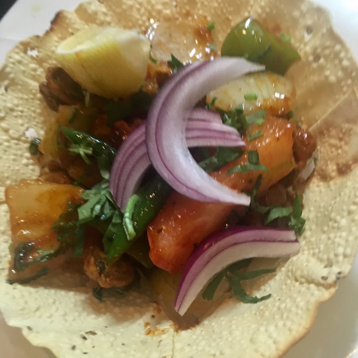 RoyalCurryClub's tweet photo. Celebrate this Chinese New Year @gurkhasinn serving quality Indo-Chinese dishes, including my favourite, Chicken Chilli Dry Fry... or try the Mushroom Chilli Dry Fry (pictured) in a popadom bowl
#indian #nepalese #chinese #lunarnewyear #chinesenewyear #greenwich #spicecard https://t.co/7tmOWZHM5z