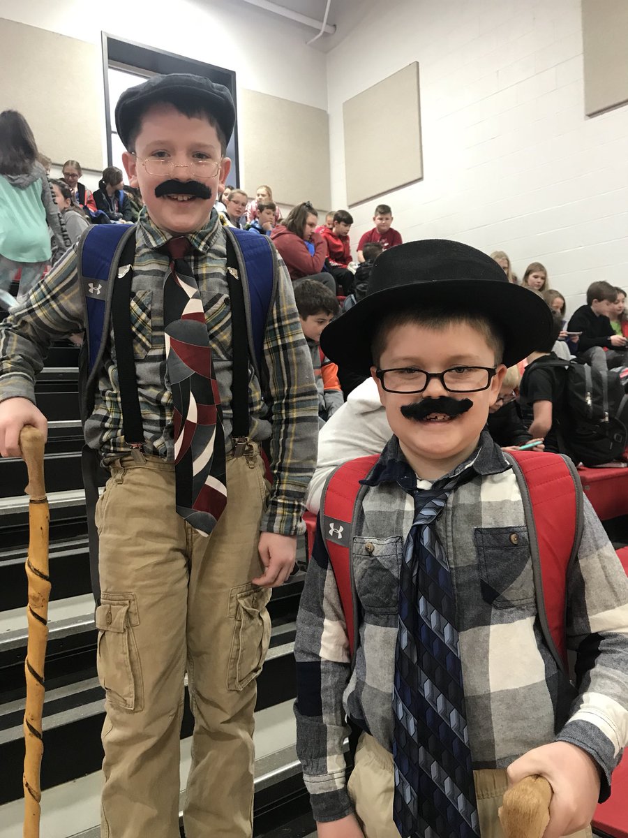 CESsoars's tweet photo. CES celebrates 100 days of school #WeAreGCconnectED https://t.co/jduxOjREcx