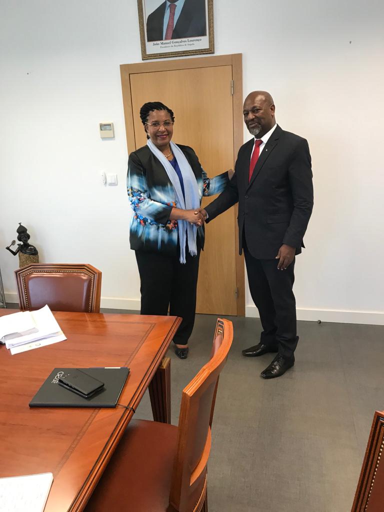 RwandainAngola's tweet image. Today’s audience between Ambassador Wellars GASAMAGERA @wellgas2 and the Angolan Minister of Tourism Hon. Ângela BRAGANÇA. They discussed about future perspectives of cooperation between Angola and Rwanda in the field of tourism