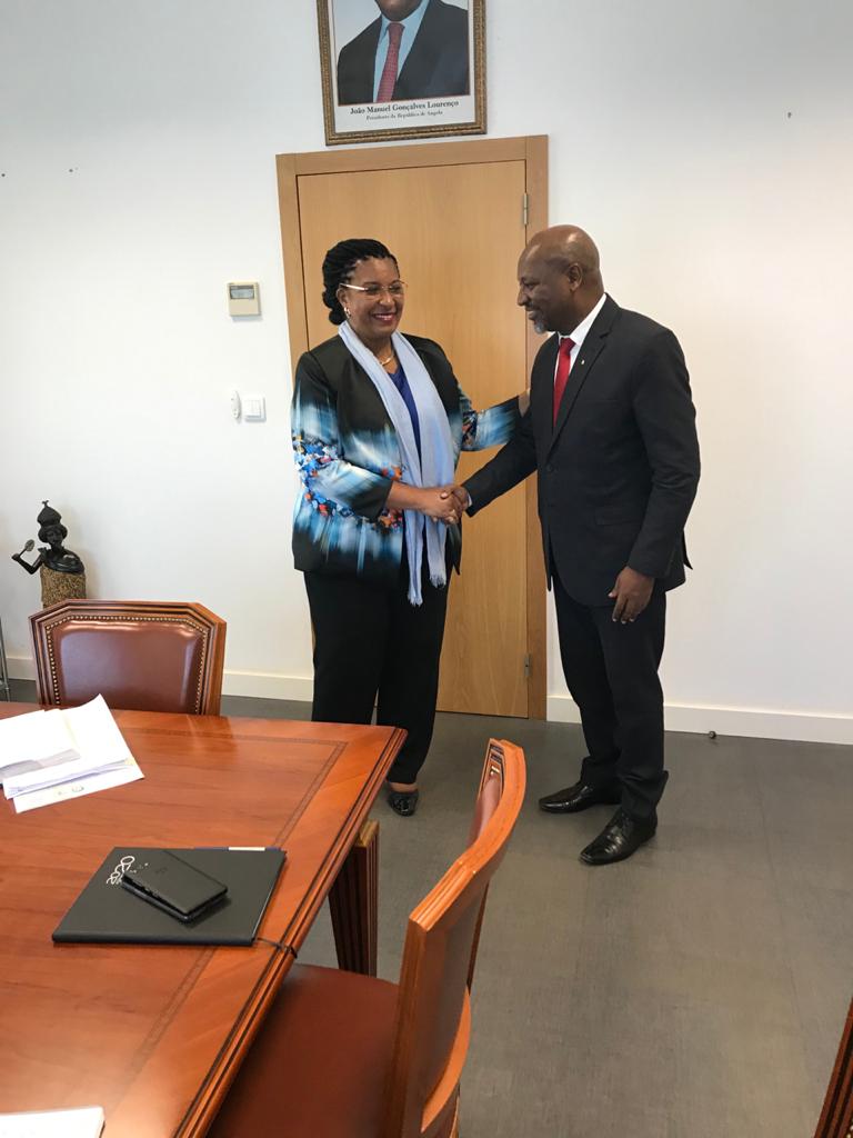 RwandainAngola's tweet image. Today’s audience between Ambassador Wellars GASAMAGERA @wellgas2 and the Angolan Minister of Tourism Hon. Ângela BRAGANÇA. They discussed about future perspectives of cooperation between Angola and Rwanda in the field of tourism