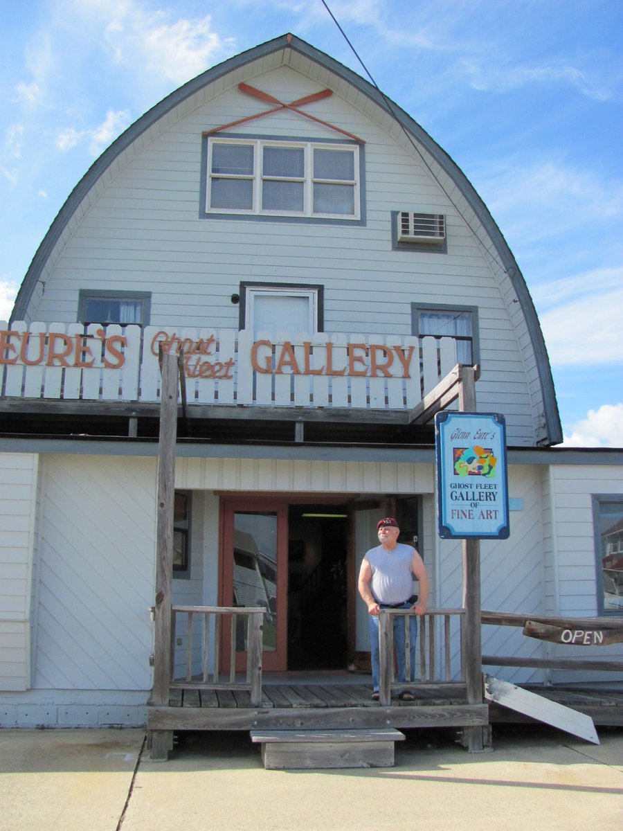 obxguides's tweet photo. The Dare County Schools Art Exhibition will be on display at the Gallery thru Jan 24. Show hours are noon to 4:30pm. 
Thank you to Glenn Eure Ghost Fleet Gallery for sponsoring the 42nd Annual Frank Stick Memorial Art Show, and for all the support of this show over the years! https://t.co/GtTGOMh7n8