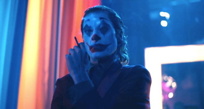 "Her şeyin mahvolması için tek bir gün yeterlidir." (Joker)