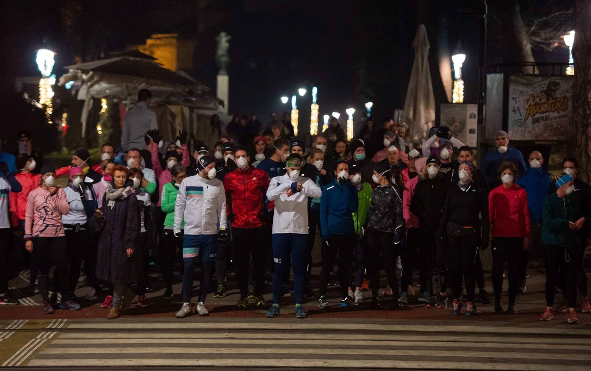 belgrade_on's tweet photo. Street runners in Belgrade protesting because of the high levels of air polution in the city, which are among the highest in the world currently. https://t.co/FRIsvtlgwd