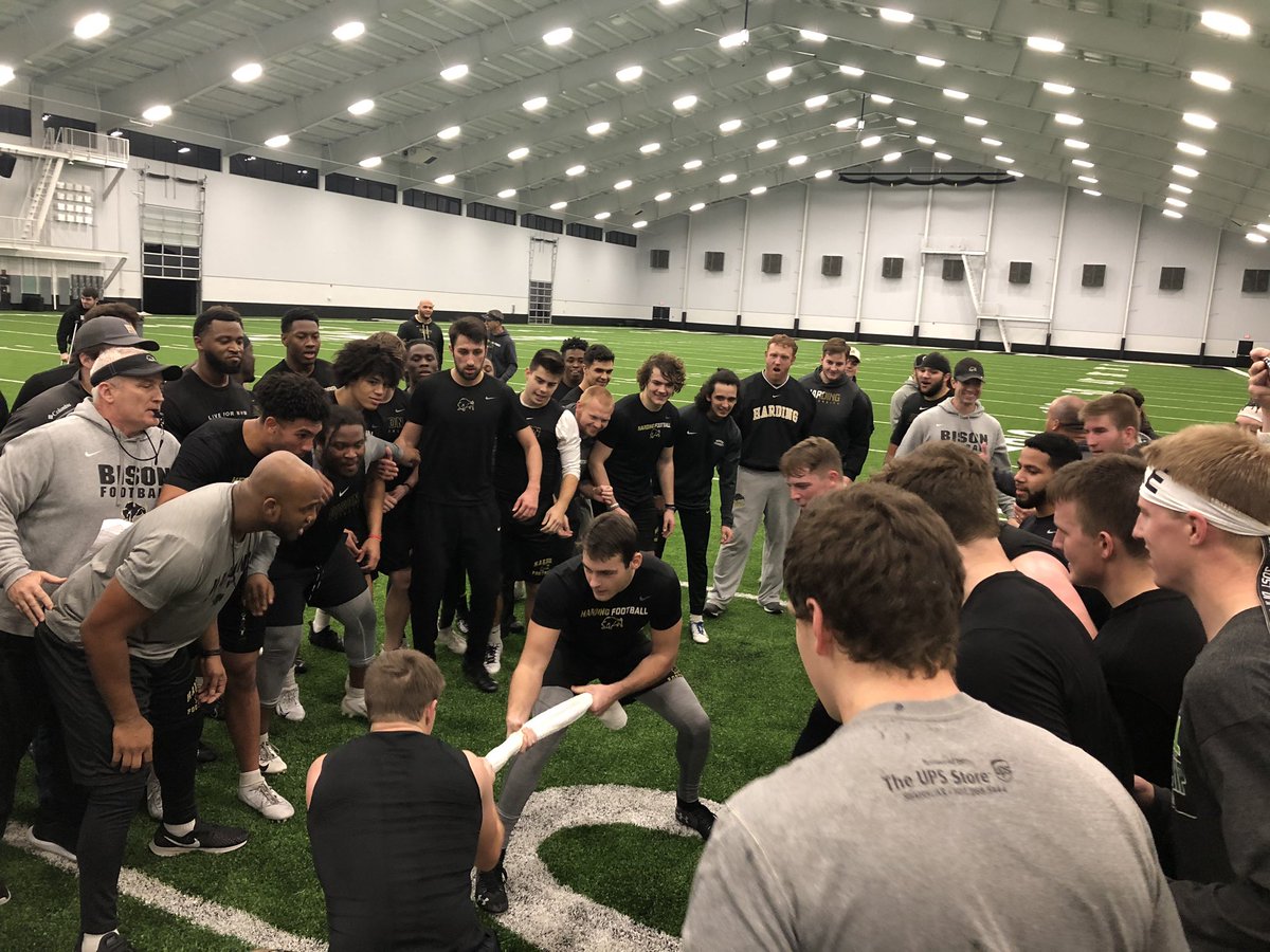 Harding_FB's tweet photo. The Bisons got after it this morning! This group loves to be together and loves to compete! #HonorGod #CodeBlack #AVO https://t.co/7FrXi3Sxfh