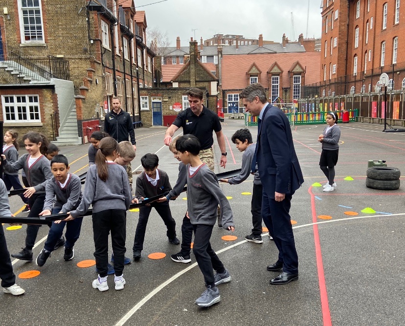 CommandoJoes's tweet photo. We had the pleasure of spending the morning with the Secretary of State for Education the Rt Hon Gavin Williamson! He even took part in a Top Secret mission ! 🙏 https://t.co/QLcqRFnuzM