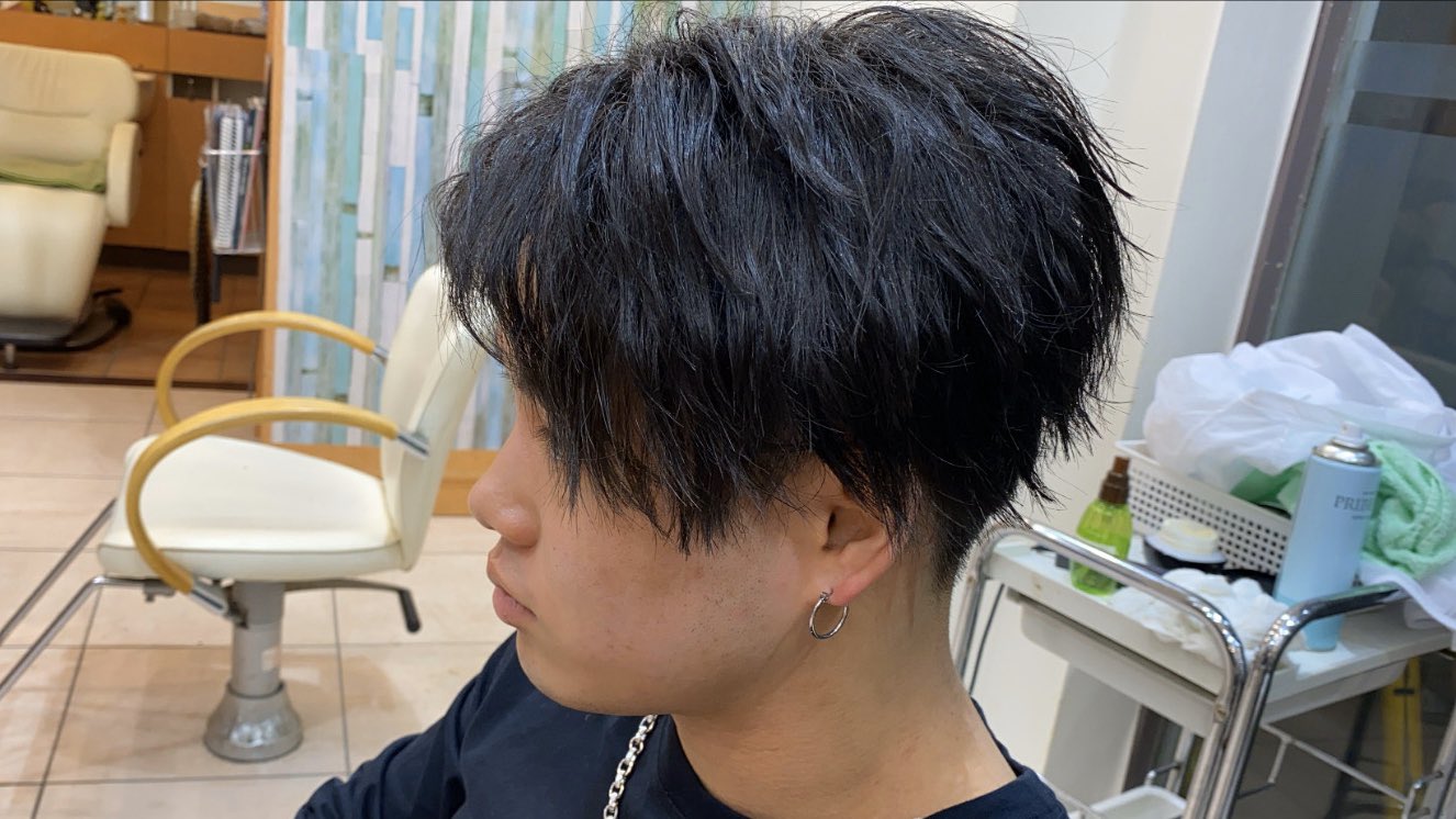 ヒロくん イケイケパーマ ど直毛の方でも柔らかイケイケパーマできちゃいます カット 3000円 カラー 5000円 パーマ 5000円 値段要相談 メンズカット メンズセット メンズパーマ スパイラルパーマ ツイストパーマ ケアパーマ メンズヘア