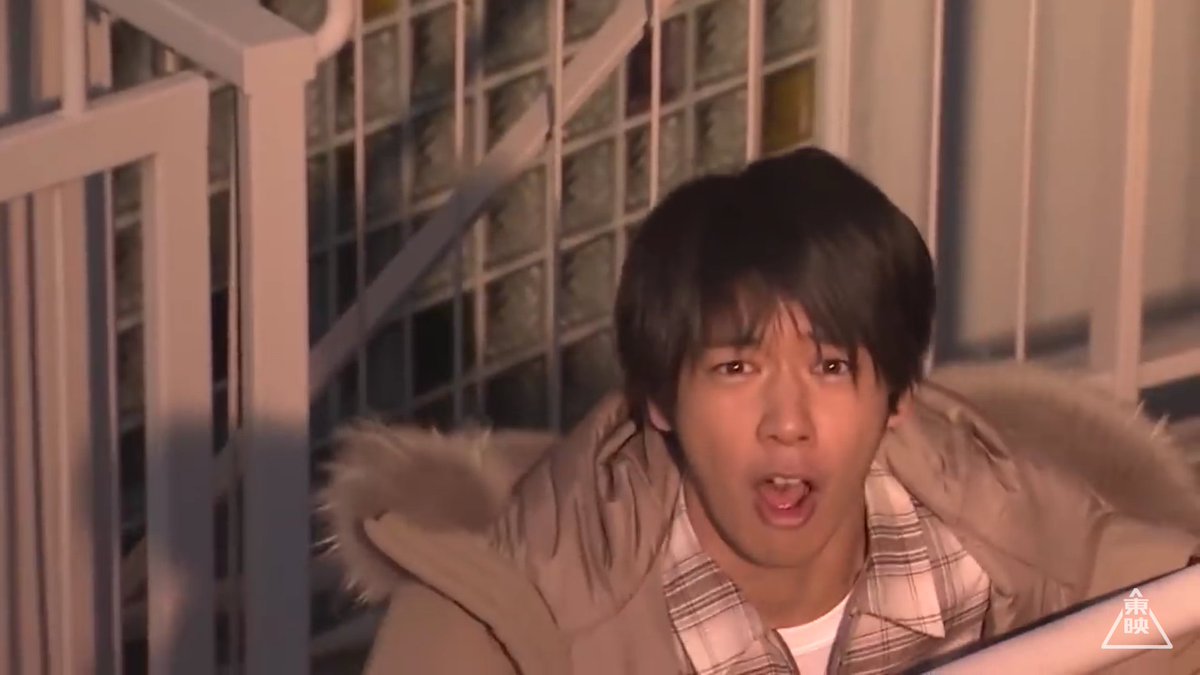 ゼロking 色々と賛否両論があるけど 個人的に加賀美が13年越しにカブトゼクターに認められてカブトに変身できたのは良かった もちろん天道が変身するカブトが1番だけど もしも天道以外で変身するとしたら1話の例のシーンを見ても加賀美しかいないと思う