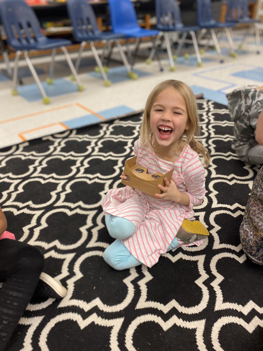 SCSEduTech's tweet image. McSwain’s school-wide solar system project is in full swing! Stay tuned for frequent updates as it evolves! The adventure started by blasting off into space through virtual reality!