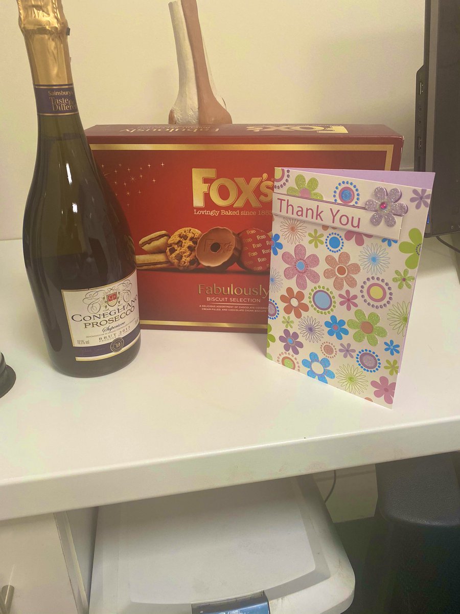 ZoePhysiocouk's tweet photo. Keeping patients happy, comfortable and relaxed during their #Massage sessions is essential in ensuring they have the best positive experience with us! #BestPatients #SuchAGreatFeeling #DietsOutTheWindow @TxGroup @physiocouk https://t.co/ZkVKAHWBmB