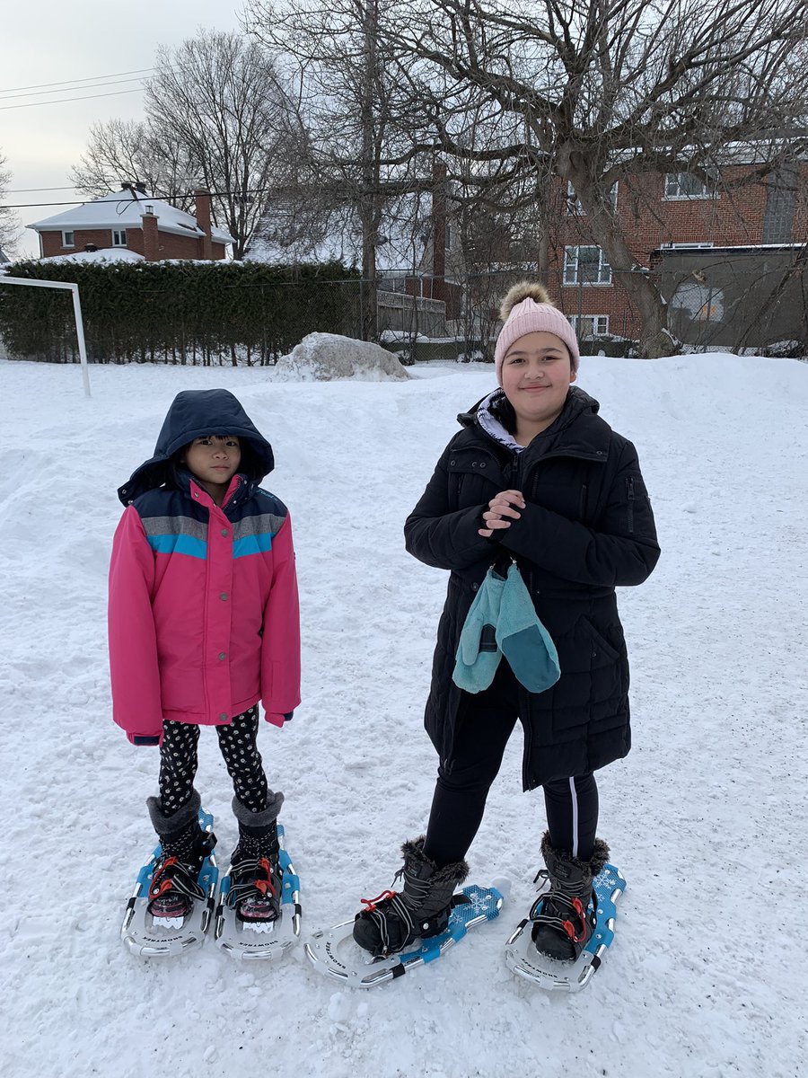 mme_fortier's tweet photo. Les 5e on fait de la raquettes ce matin!  @Mme_Croft https://t.co/Y3zyPn3K81