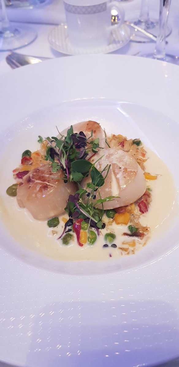 elliottsagency's tweet photo. The newest edition to our team, the lovely Nada, ‘cod’ do no better than an afternoon with Chloe and Amie from @HGEM_ at the @FishNChipAwards #sustainableseafood #foodenvy https://t.co/MX1tHRJveY