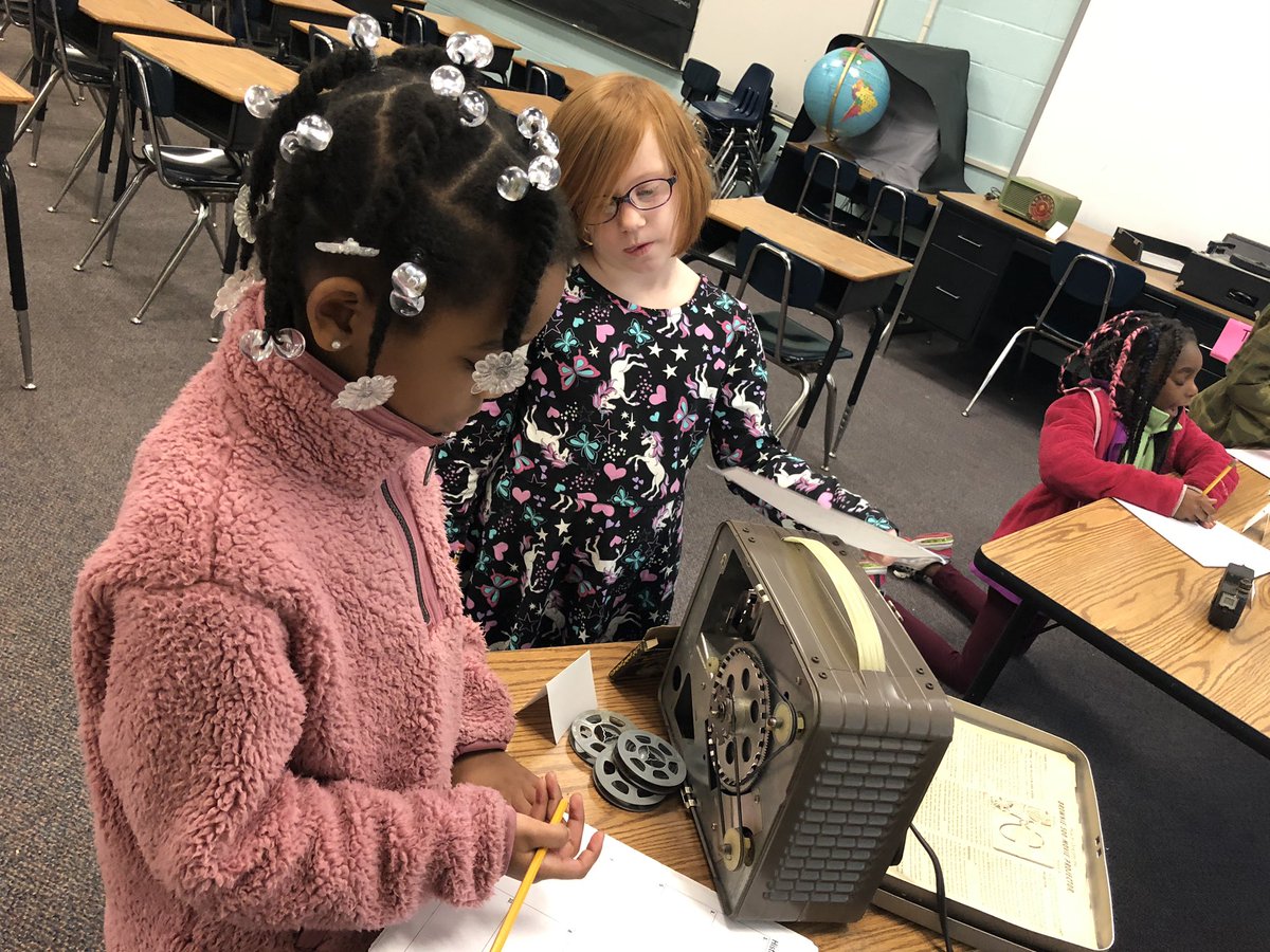 tonyahwilliams's tweet photo. Great provocation for our first grade unit of inquiry- Where we are in place and time! #OldSchool @wmirvinelem @MsEvelynOConnor @LauraAbernethy2 @slewis1stgrade @Ms_Kepley @ibpyp @bralleyib https://t.co/GFWhYOc1YK
