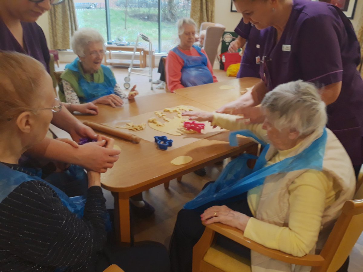 CarolHo01415055's tweet photo. Its baking time at Chesterton Lodge this afternoon I cant wait for the finish product yum yum. #bakingbiscuits #happyliving #anchoractive C2 https://t.co/X7kMVmvSiT