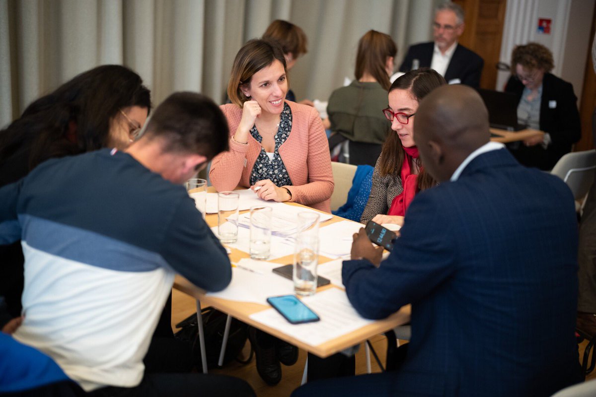 LaFrancesengage's tweet photo. Cette année encore, #engagement exceptionnel de 30 salariés @BNPParibas @mabanque_bnpp venus de toute la France pour sélectionner les meilleurs projets d’#innovation sociale ! Merci à eux pour leur engagement à nos côtés dans le cadre du #JuryCollectif ! #ActForImpact https://t.co/6n5jzV82Vv