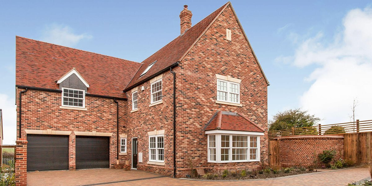 granarydev's tweet image. Featured Property: Plot 32 - #VictoriaHeights #Melbourn #Hertfordshire
4 Bed Detached House, 4 Bathrooms, 3 Receptions, 2292ft².
This luxurious new home is now ready to be finished to your specification. Comes with stunning views of open countryside.
Visit granarydevelopments.com/vxio