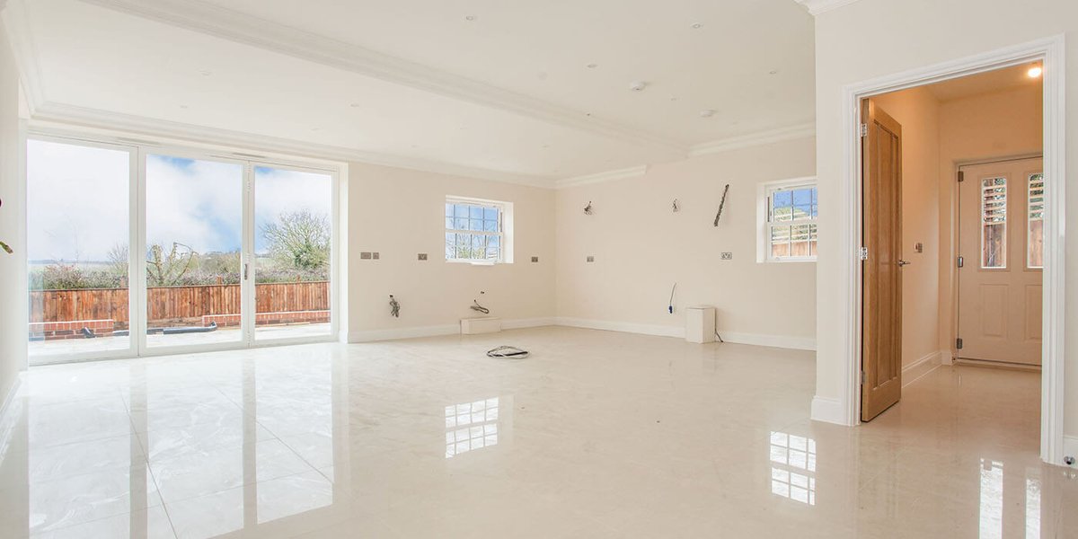 granarydev's tweet image. Featured Property: Plot 32 - #VictoriaHeights #Melbourn #Hertfordshire
4 Bed Detached House, 4 Bathrooms, 3 Receptions, 2292ft².
This luxurious new home is now ready to be finished to your specification. Comes with stunning views of open countryside.
Visit granarydevelopments.com/vxio