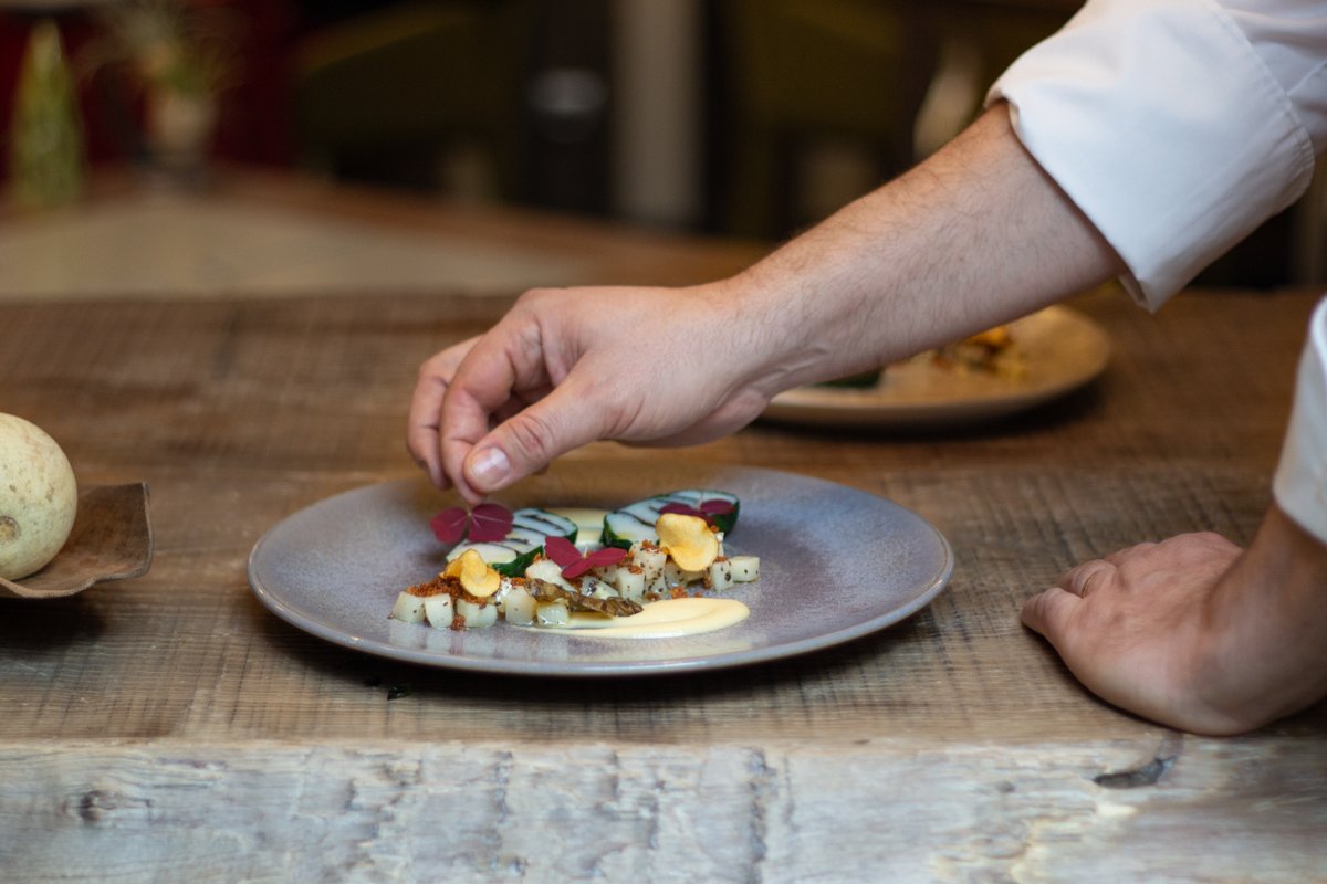Notre restaurant gastronomique Les Explorateurs : de l'exigence, du savoir-faire et beaucoup de passion !

#GuideMichelin #restaurant #ValThorens