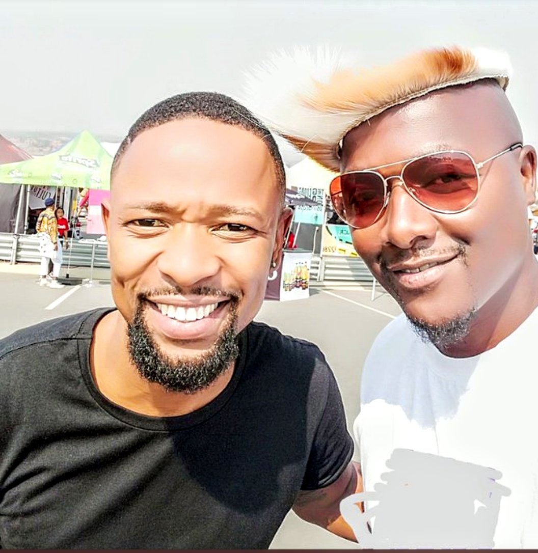 master_nzama's tweet photo. Send your pic with a celebrity .I wanna see something 🤣🤣🤣And follow the likes https://t.co/VJUbCMX3KQ
