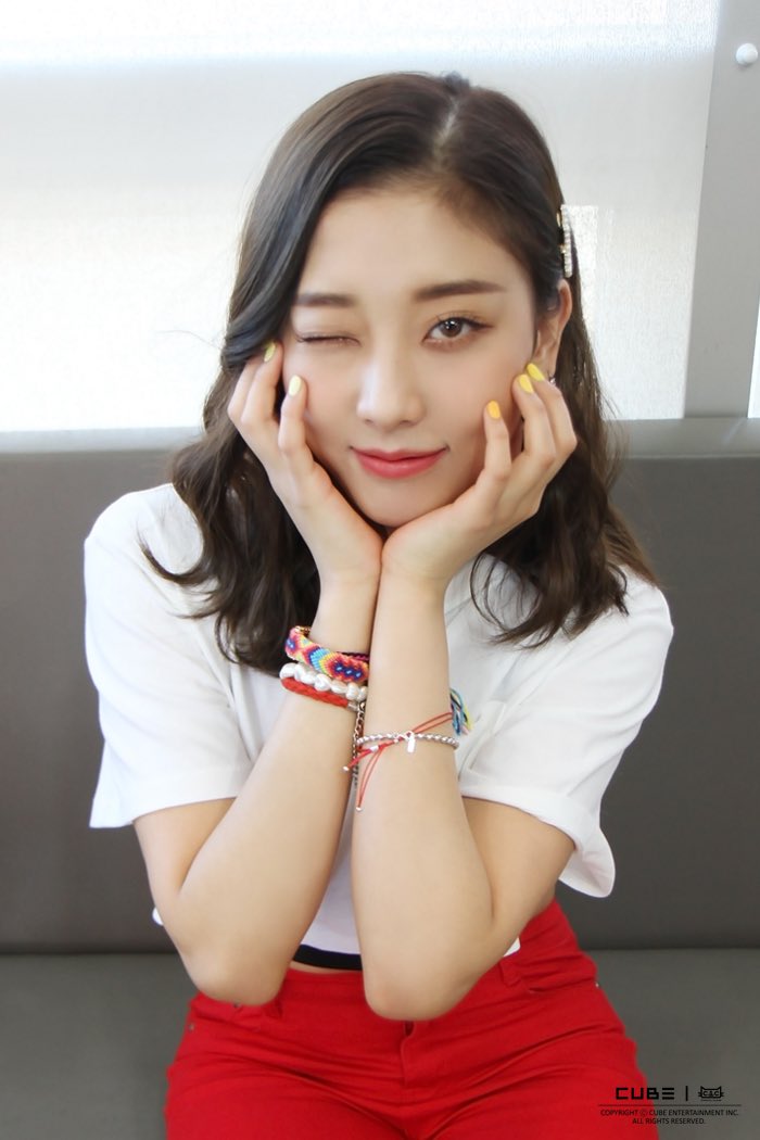 SeungyeonBR's tweet photo. #CLC_96line 

#Seungyeon na sala de espera da performance especial de #Gee, dia 18.01.2020. 

#CLC @CUBECLC https://t.co/UsDEp0vlLH