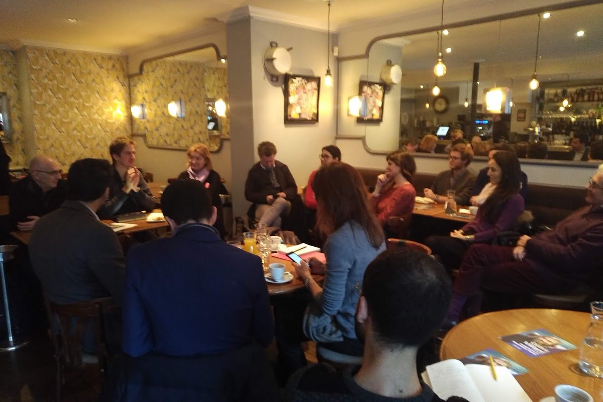 Passionnante réunion hier avec notre cheffe de file <a href="/ibordry/">Isabelle Bordry</a> et <a href="/Theo_Cabannes/">Théophile Cabannes</a> et <a href="/GeorgesUzbelger/">Georges Uzbelger</a>, mathématiciens. Beau lien entre les travaux de <a href="/VillaniCedric/">Cédric Villani</a> sur l'optimisation des systèmes complexes et la possible régulation des #mobilités à #Paris. Vive le #NouveauParis !