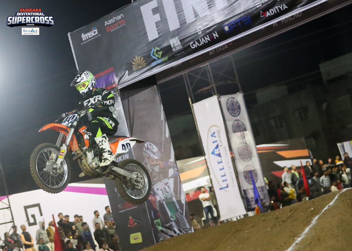 VSupercross's tweet photo. #DanielSedlak from the Sedlak OffRoad school California is an avid traveller and loves making sport videos. #vadodarasupercross #feelalive #aashaansports @punesupercross @lilleriagroup2 @fmsci @oakley @TVS_Racing @redbullindia https://t.co/yteZ8D9a0Z