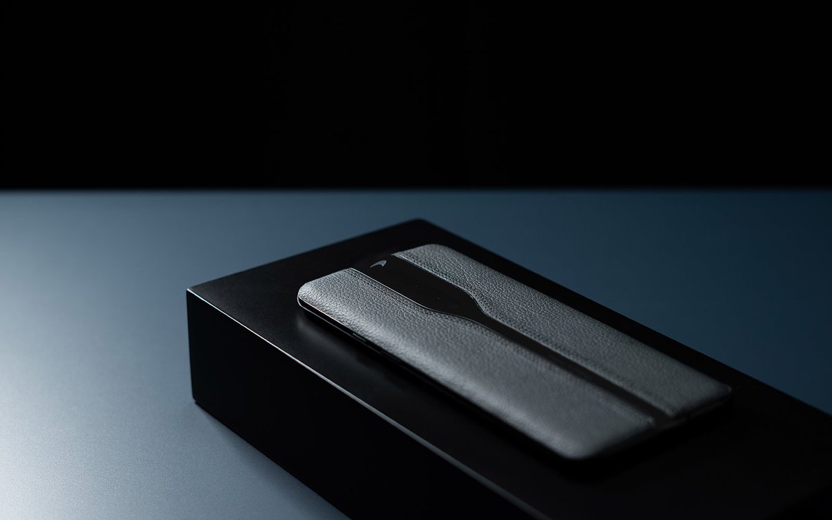 OnePlusClub's tweet photo. So here's the Official Black edition of #OneplusConceptOne

Retweets Appreciated ✌🏻
.
#OnePlus #OnePlus7Pro #OnePlus7TPro https://t.co/WSG7QKTGg3