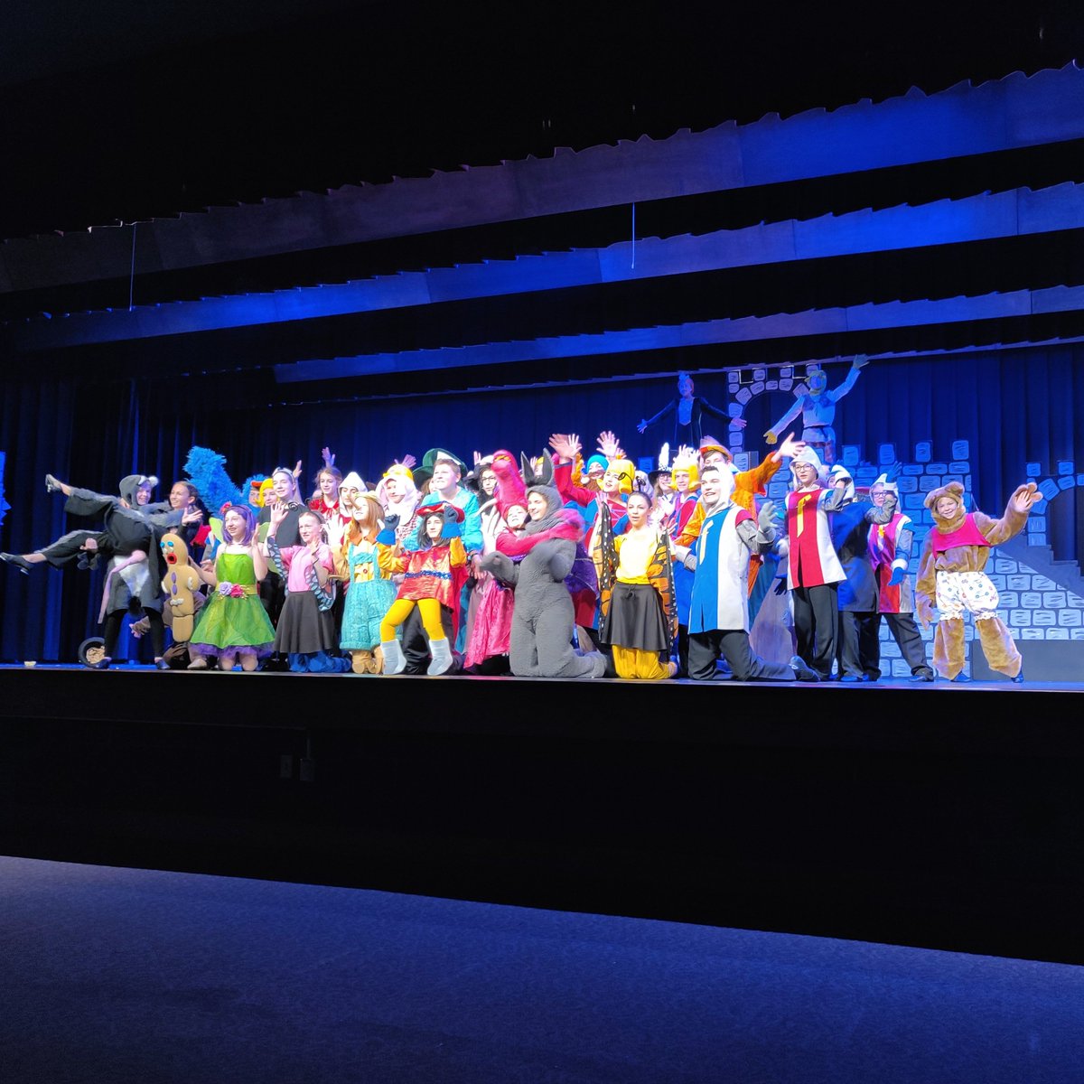 MMS_principals's tweet image. What an awesome sneak peak of the MMS Musical, Skrek Jr. this morning! The dedication of each student and adult  came through loud and clear. A limited number of tickets are still available for this Saturday's shows.
showtix4u.com/event-details/…
#MASDProud