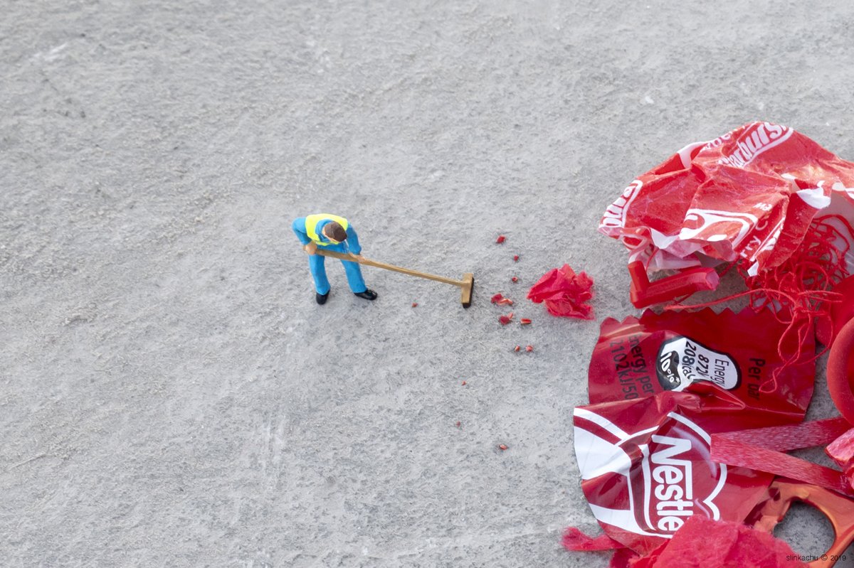 slinkachu tweet media