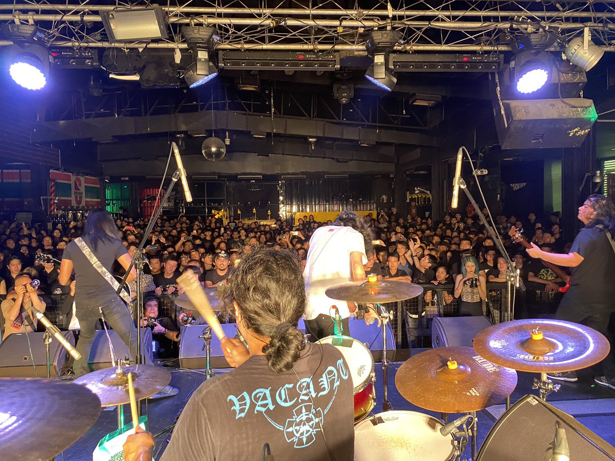 MC16band's tweet image. First time in Bangkok, Thailand for As I Lay Dying Asia Tour 2020. See you guys again soon! 🇹🇭🤘🏽 #AILDAsia2020 #StayMetal Photo by @zulhilmijaffar