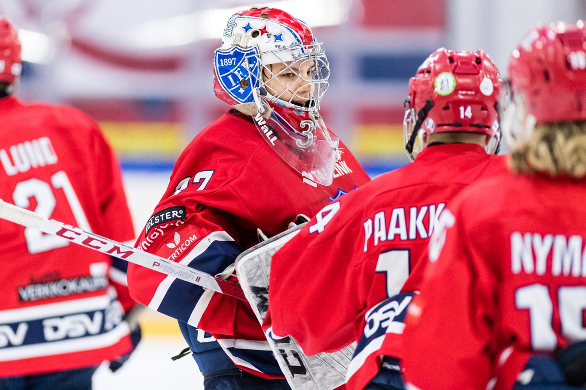 r1kuexposures's tweet photo. Kuvia eilisestä 9–4-lukemiin päättyneestä C-nuorten hurlumheipelistä IFK:n ja Ilveksen välillä: https://t.co/nmZN8hmEqR
#HIFK #HIFKC #Ilves #IlvesC #CSMfi #U16fi https://t.co/oZUkrwYIS5