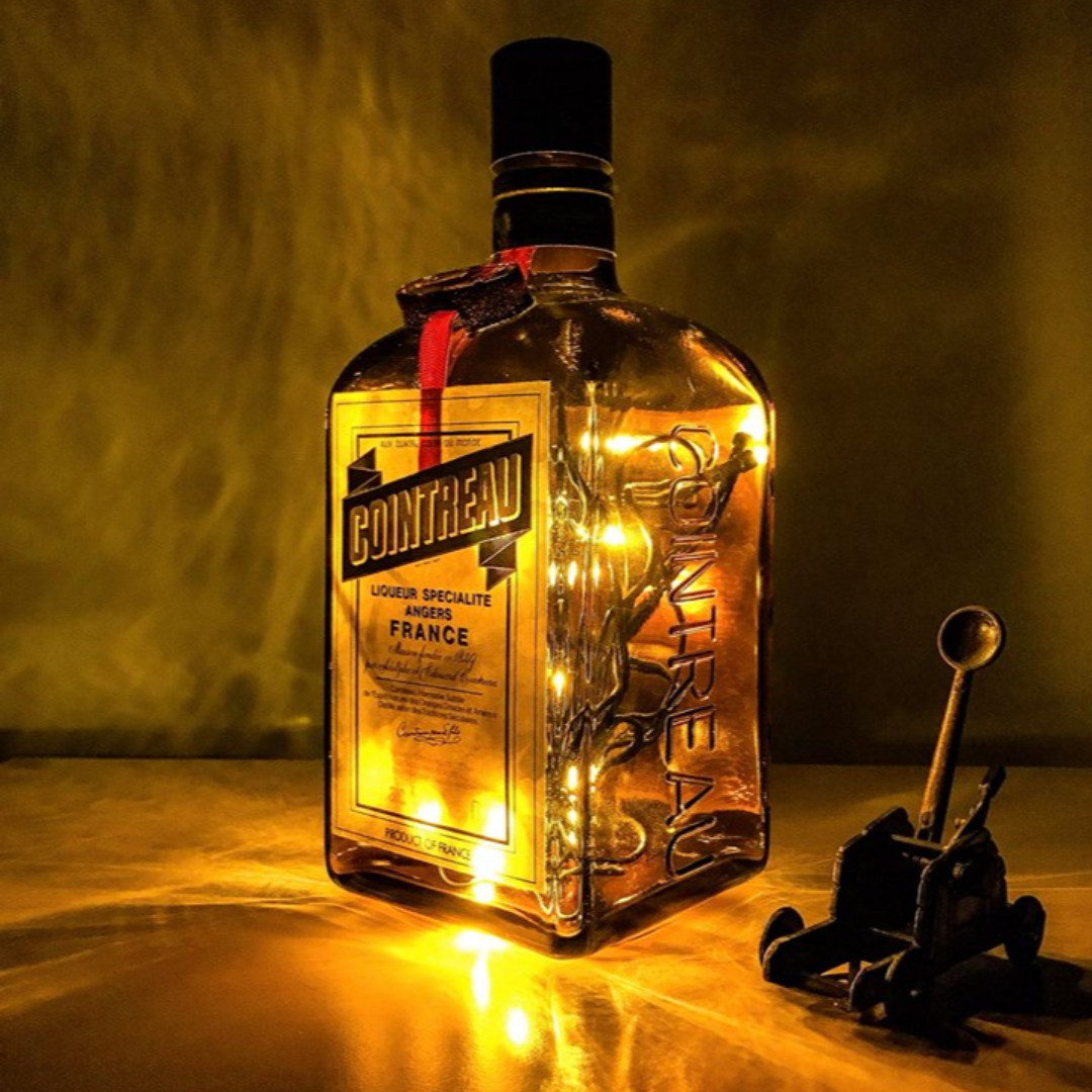 MoBarDelivers's tweet image. Cointreau is an orange-flavoured triple sec liqueur is a component of several well-known cocktails. Order from us. ow.ly/cBhl50xSAZU 

 #ig254 #drinkup  #sweetwine #cointreau #liqueur

Remember excessive consumption of alcohol is harmful to your health.