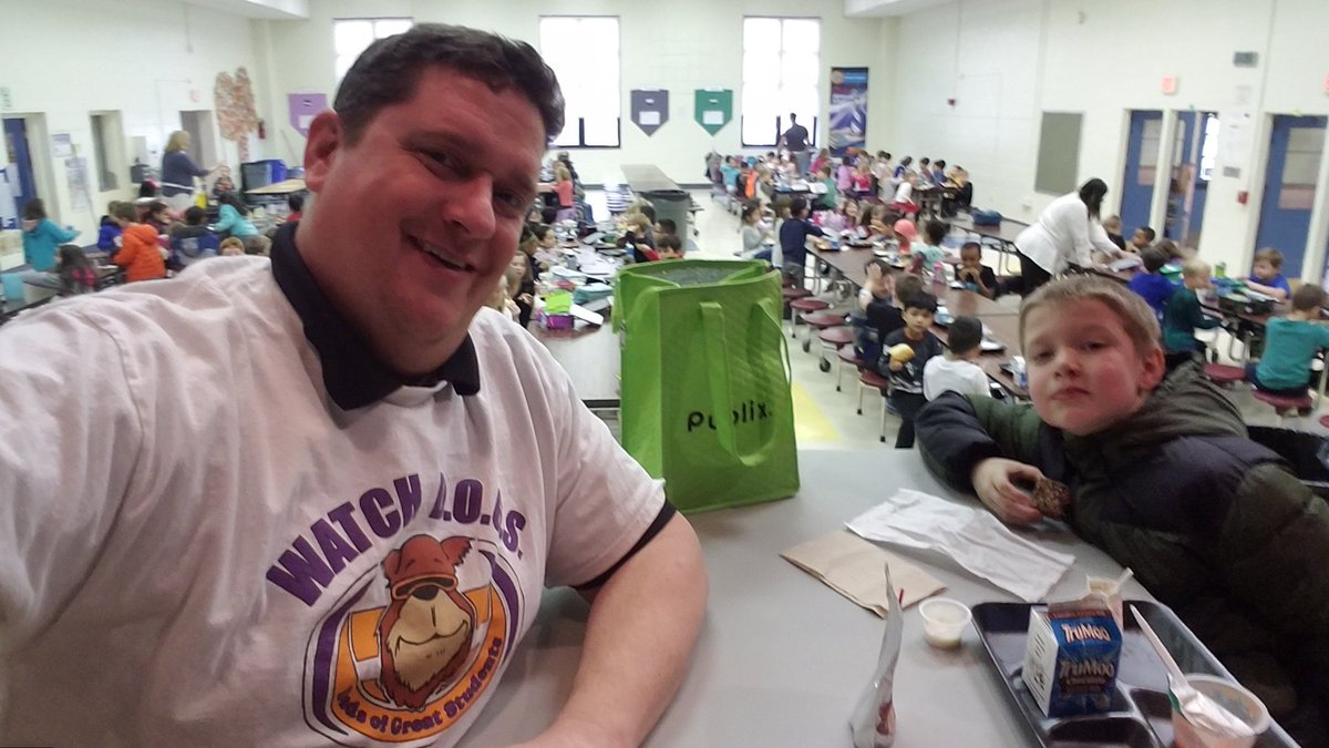 Volunteering with the awesome #WatchDOGS program at @BAES_Eagles. Proud dad of this great student! 

@ESnow_WatchDOGS <a href="/BonAirPTA/">Bon Air PTA</a> <a href="/HeatherFGentry/">Heather Gentry</a> #RVA #RVAdads <a href="/RVAdads/">RVA Dads</a>