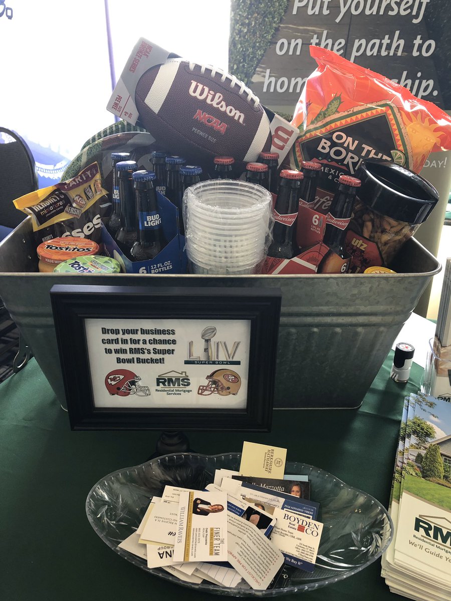 GuildKWright's tweet photo. RMS’s Super Bowl Bucket 🏉

#RealtorEducationExpo #RealtorExpo #Education #CTConventionCenter #GHAR #CentralCT #RealEstate #RealEstateAgent #Win #ChanceToWin #SuperBowlBucket #Football #PartyBucket #ResidentialMortgageServices #WeWillGuideYouHome https://t.co/FysUC8EPj0