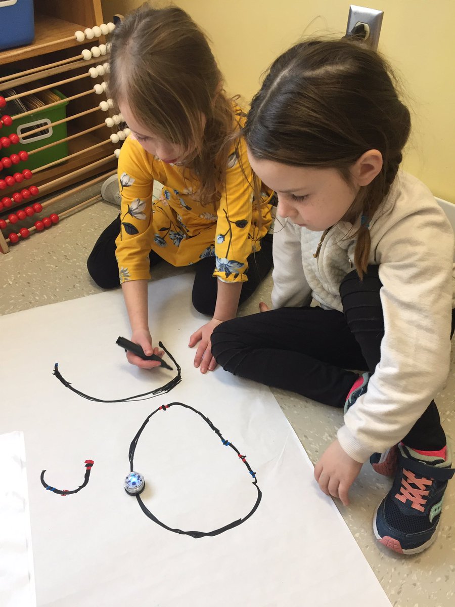jeffwhipple's tweet image. Ozobots in Mlle Michaud’s Grade 1 class!! #firstday #exploringcode @BarkersPoint thanks @brilliant_labs @ASDWLimelight