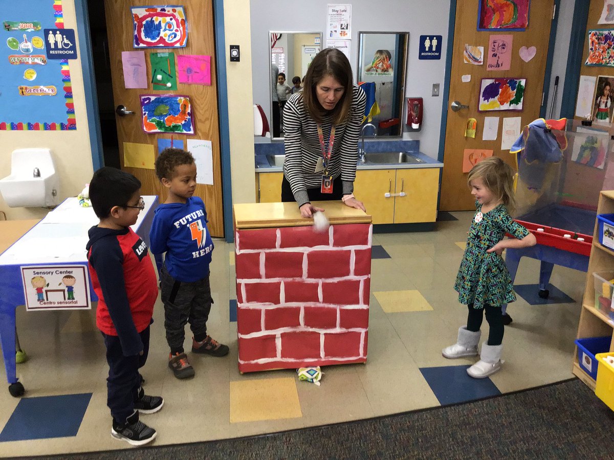 NickyLWillis's tweet image. Yesterday students worked in teams to design a way to keep Humpty Dumpty safe when he fell.  Although he didn’t survive any of his falls, there was a lot of collaboration and great critical thinking happening! @SparkDPS #ECEStem