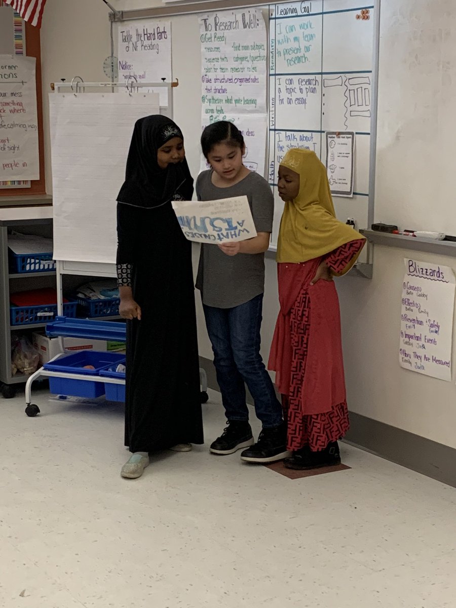 saraderosby's tweet photo. Grade 4 students sharing their knowledge about extreme weather with their classmates and parents to wrap up their informational reading unit! @SchoolConnors @LPSOTL https://t.co/wWJGBLfqtx