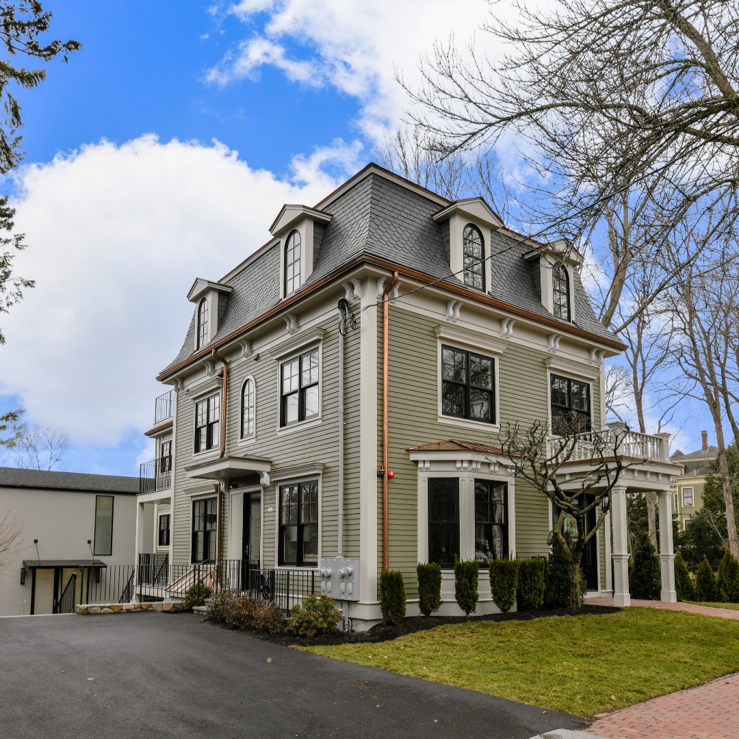 Open House | 46 Mount Vernon Street, 2, Cambridge MA |Thu 1/23, Sat 1/25, Sun 1/26 |12 - 1:30p ow.ly/IYF550y35IR Tucked away on a delightful side street in Avon Hill this newly renovated home w/all the high-end modern amenities. Enjoy the surrounding neighborhood & more.