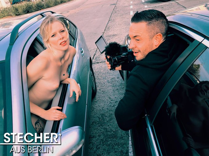 Letztens musste mein Auto in die Garage und da hat mich die hei&szlig;e🔥@ClaudiaSwea🔥von @dates66_com🍑mit ihrem<a href="/tag/datingadvice"class="tags"><span>#datingadvice</span></a>