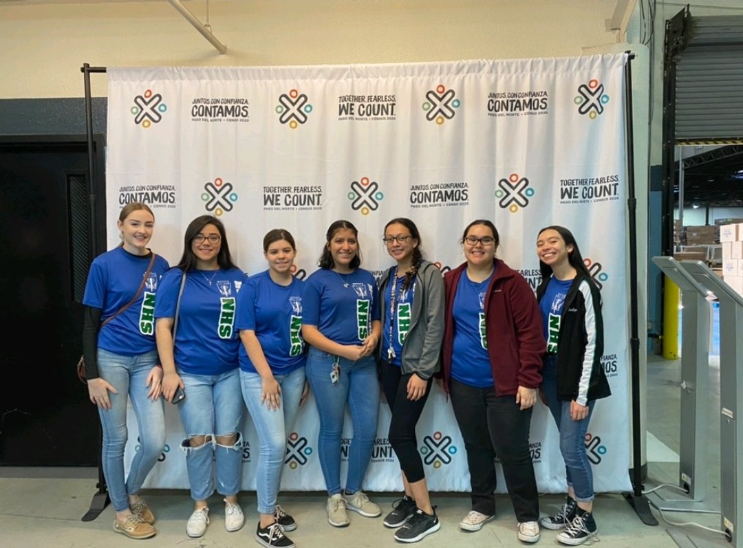 Montwood NHS doing their part in the El Pasoans Fighting Hunger Food Bank 🐏🍖🍗