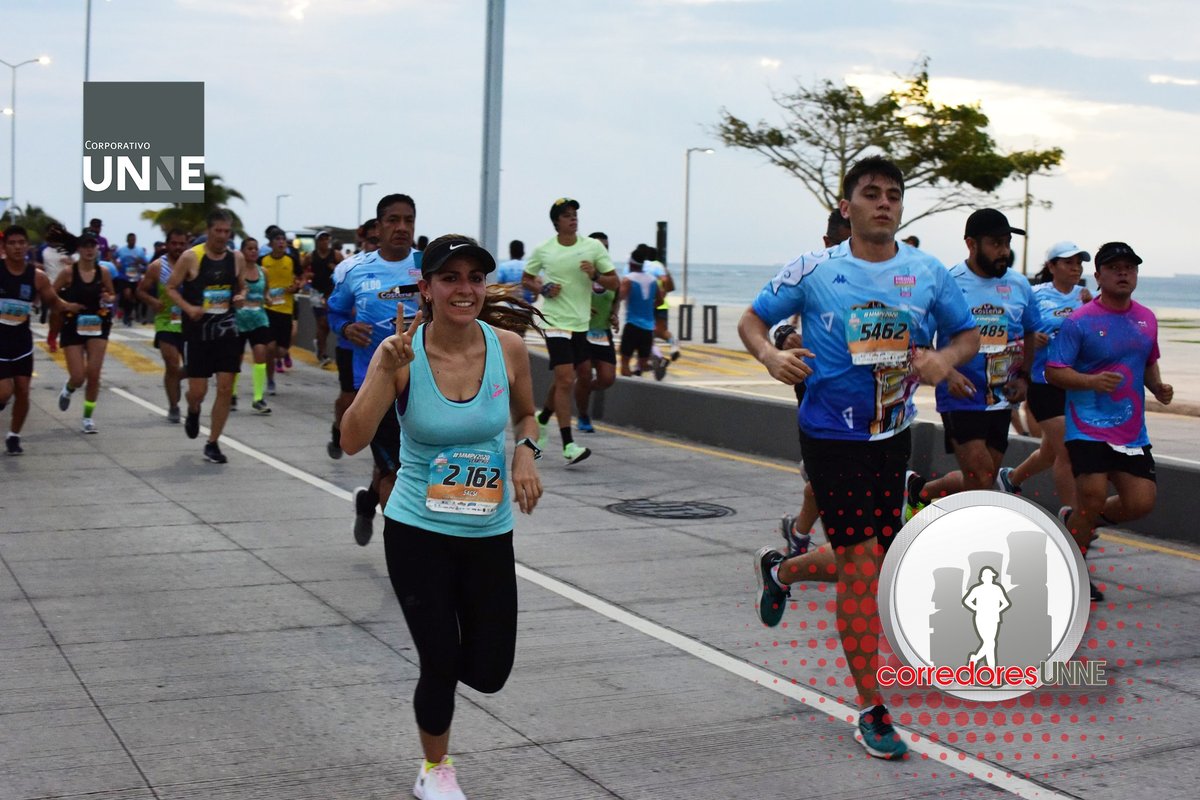 CarreraUNNE's tweet photo. ¡¡¡Cerramos la semana con un laaaaaargo sprint de 21k!!! 💪
🏅 #CorredoresUNNE #MMPV2020 #enequipoesmejor #retocumplido #OrgulloUNNE #CarreraUNNE #YoElegiCorrer #21k #FelizViernes https://t.co/VUwgfzXfWN