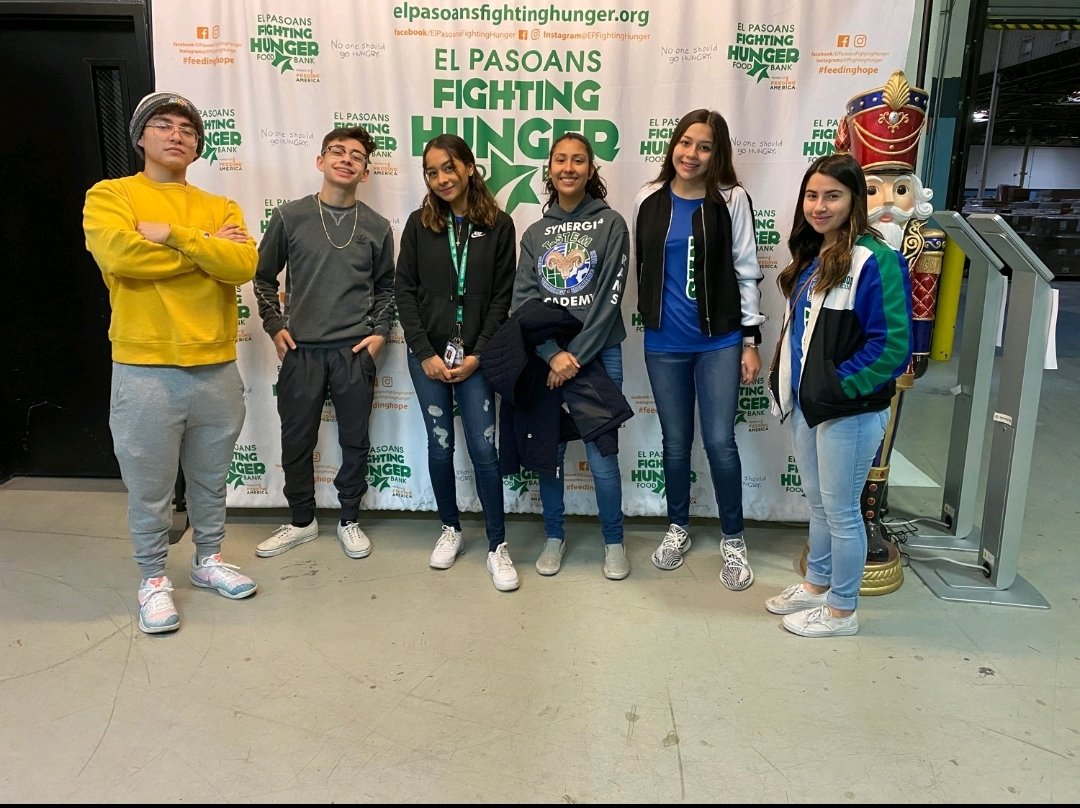 Montwood NHS serving for the El Pasoans Fighting Hunger Food Bank 🐏🍗