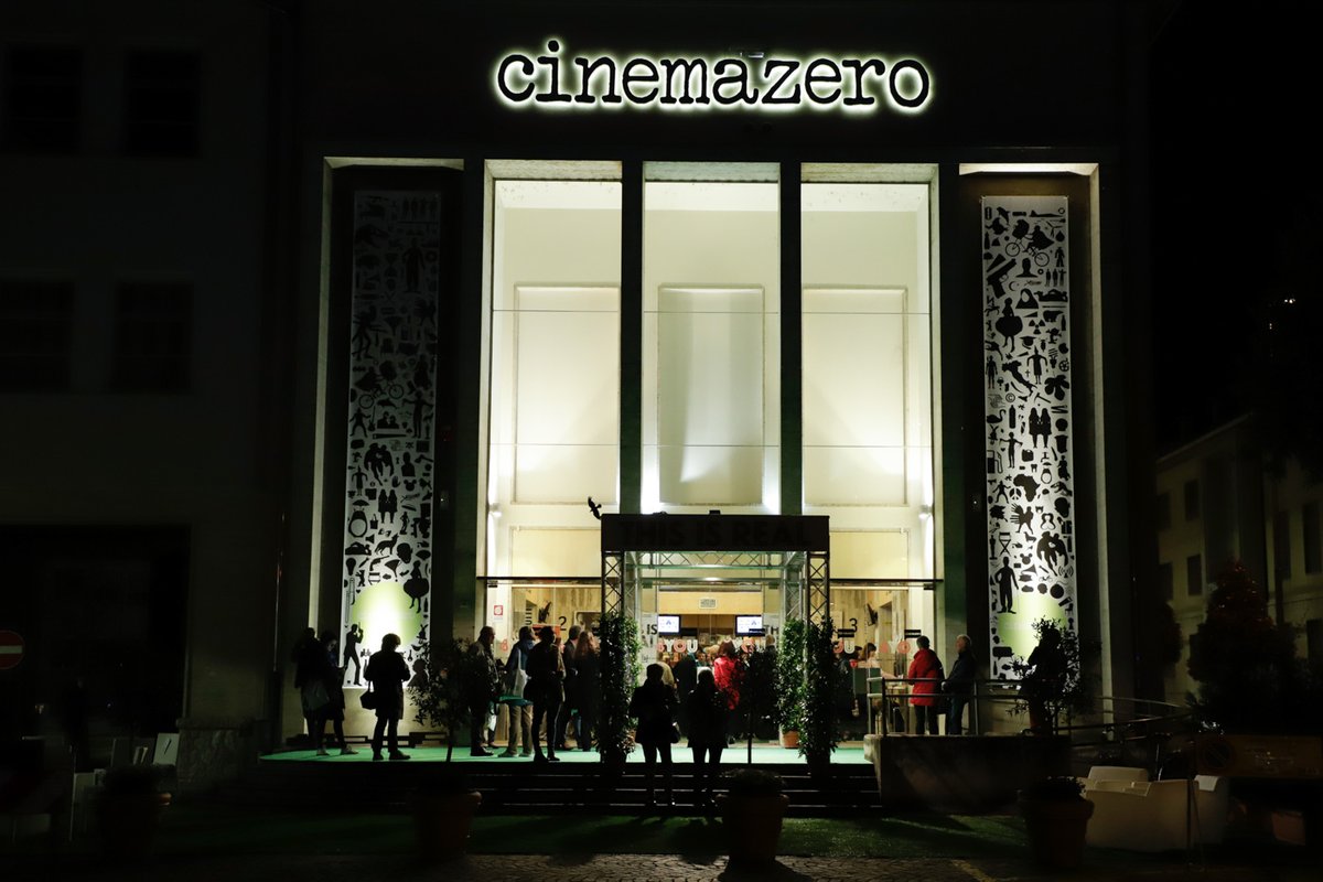 ilmesedoc's tweet photo. Chiudiamo il giro di ringraziamenti alle sale con un grazie a @cinemazero, che in collaborazione con @voci_inchiesta ha portato i film di #mesedoc6 a Pordenone!

L'ultimo appuntamento è stasera alle 20.45 con il film candidato agli Oscar #TheCave. 
➡️ https://t.co/htMryJgqwA https://t.co/NYq5grfwKB