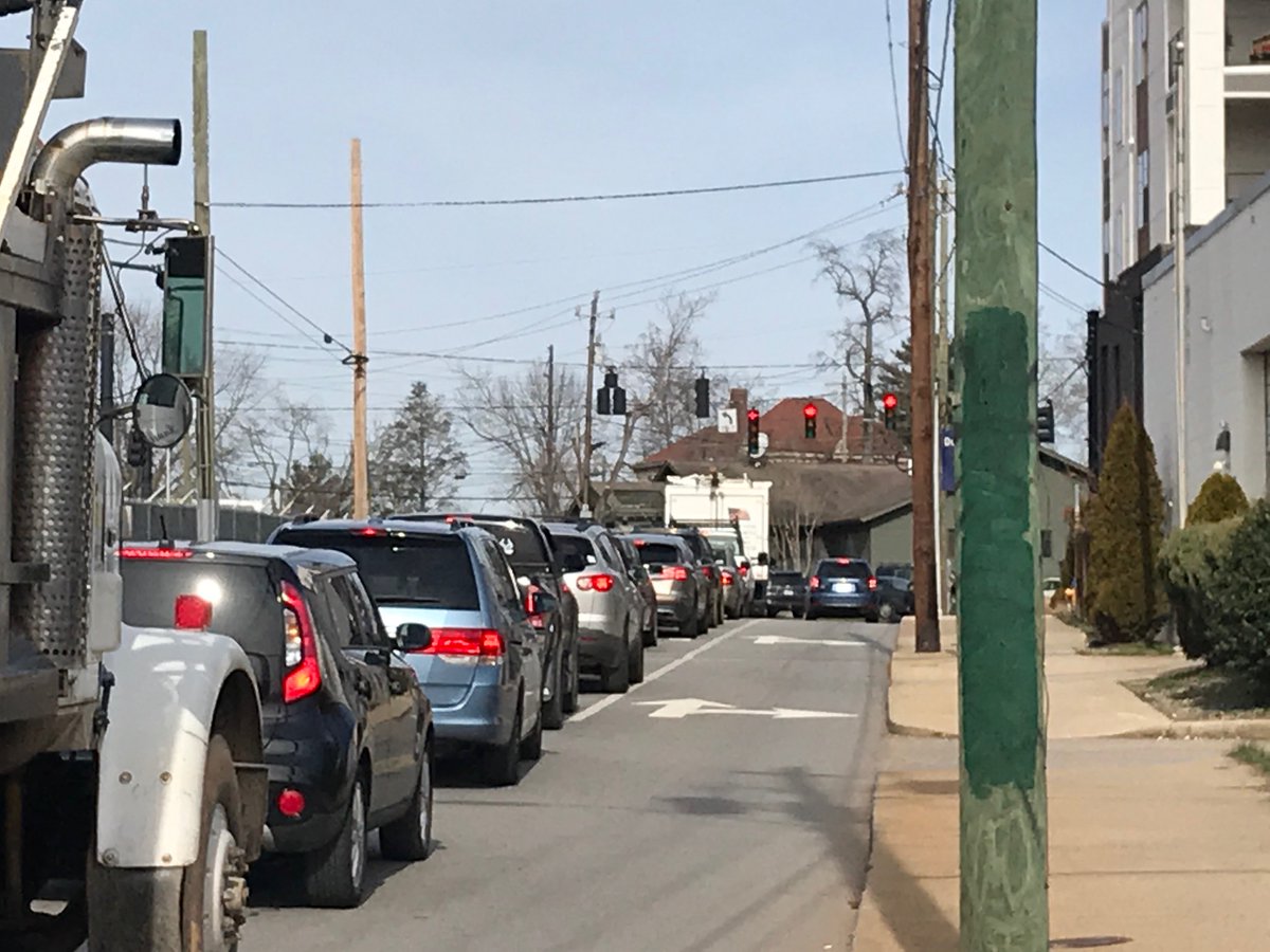 LBRIGMAN_WLOS's tweet photo. Ever get stuck at a red light &amp; wonder what's up with the timing? Or how the light knows you're waiting? We answer those questions tonight at 6pm on @WLOS_13 #StateofOurRoads #trafficlighttiming #trafficlights #WNC #Asheville https://t.co/09ZS3Xxpmy